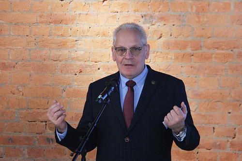 Дипломаты читают Пушкина